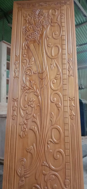 মেহগুনি কাঠের দরজা