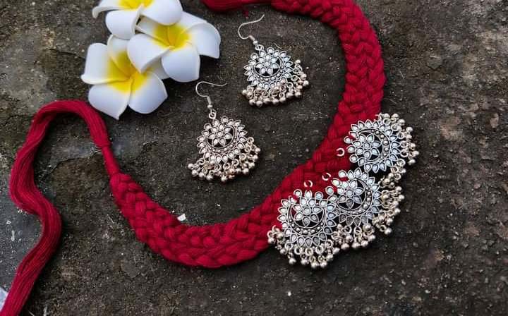 কাঠের গহনা